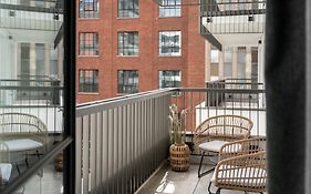 Doki Living & Foodhall By Lion Apartments